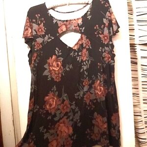 Torrid Black Floral Super Soft Knit  Top Size 2